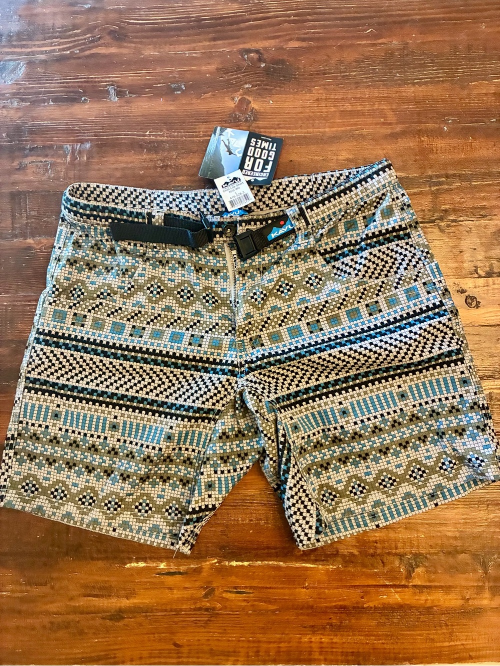 NWT Kavu Men’s Large Geo-Pattern Shorts in Blue & Tan